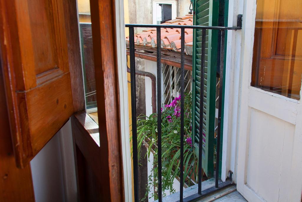 הוילה רומא Boutique Domus Navona Librari מראה חיצוני תמונה